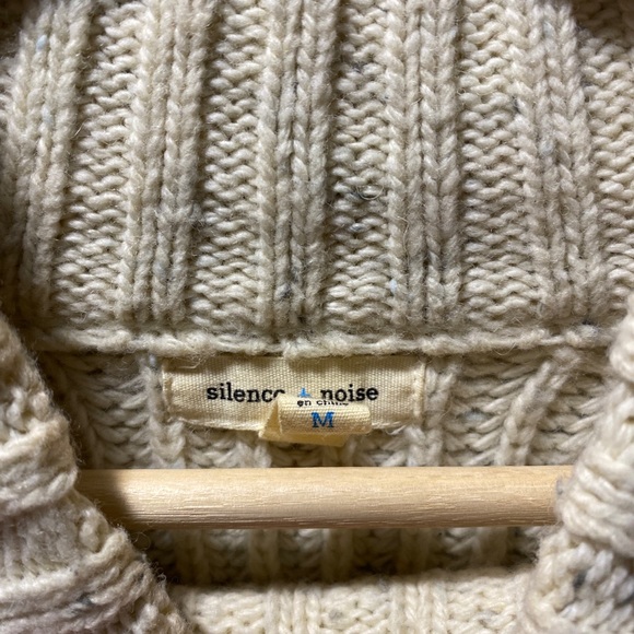SILENCE NOISE URBAN OUTFITTERS mock neck ribbed sweater M oatmeal - Picture 3 of 5